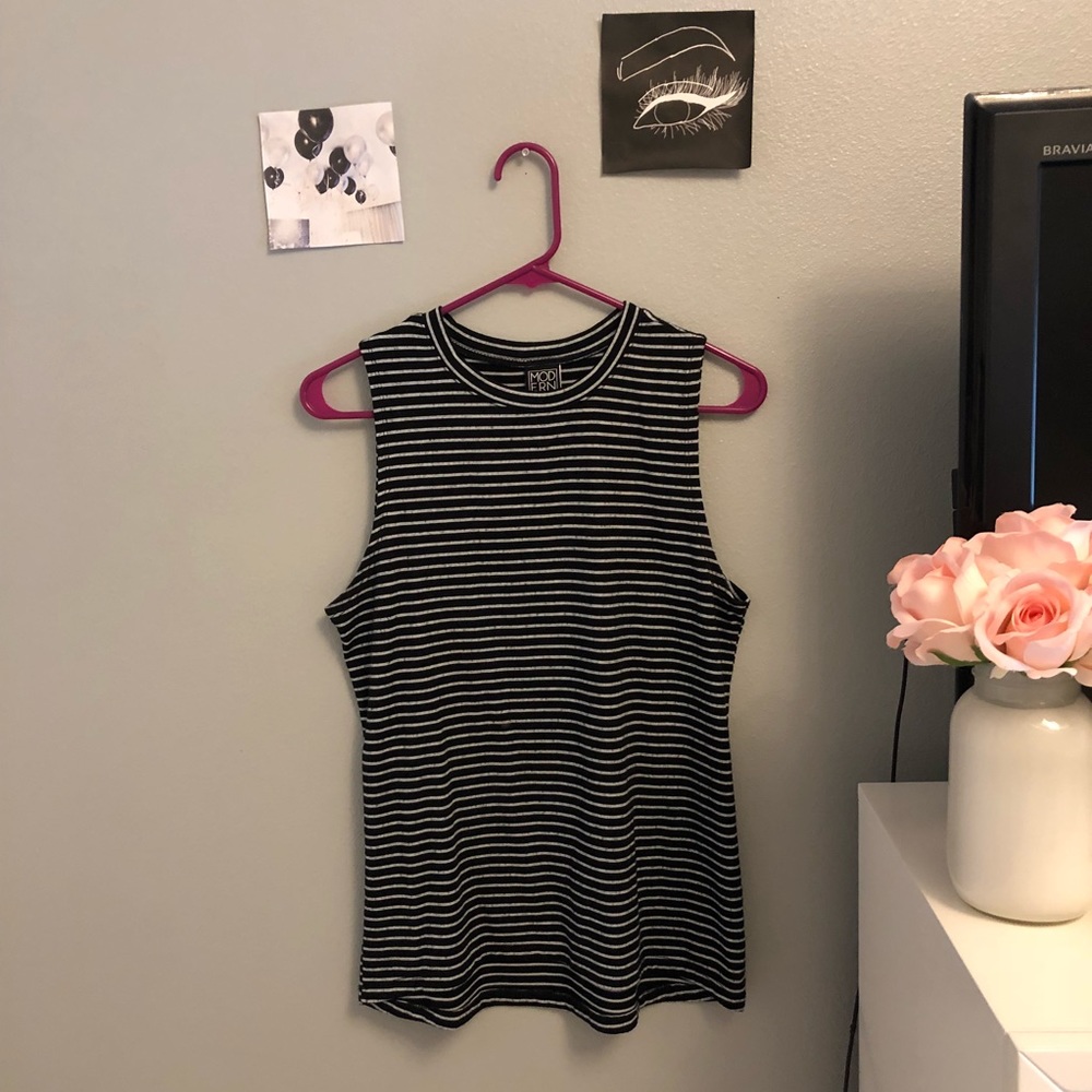striped muscle tee